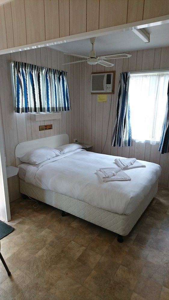 Palm Beach Caravan Park แซงค์ชัวรีพอยท์ ภายนอก รูปภาพ