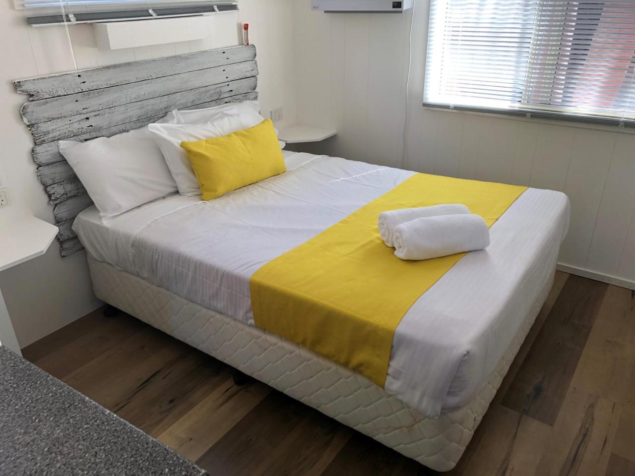 Palm Beach Caravan Park แซงค์ชัวรีพอยท์ ภายนอก รูปภาพ